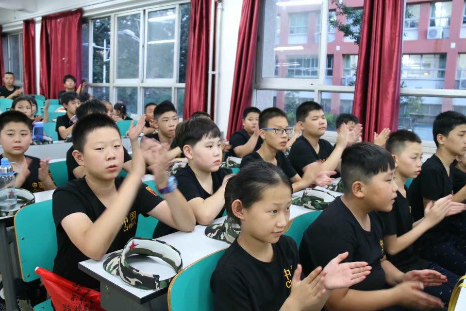 最新军旅电视剧，自信与成长的励志之旅——军旅青春的力量