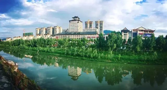 简阳市雷家乡新动态，学习变革春风，自信与成就同步发展